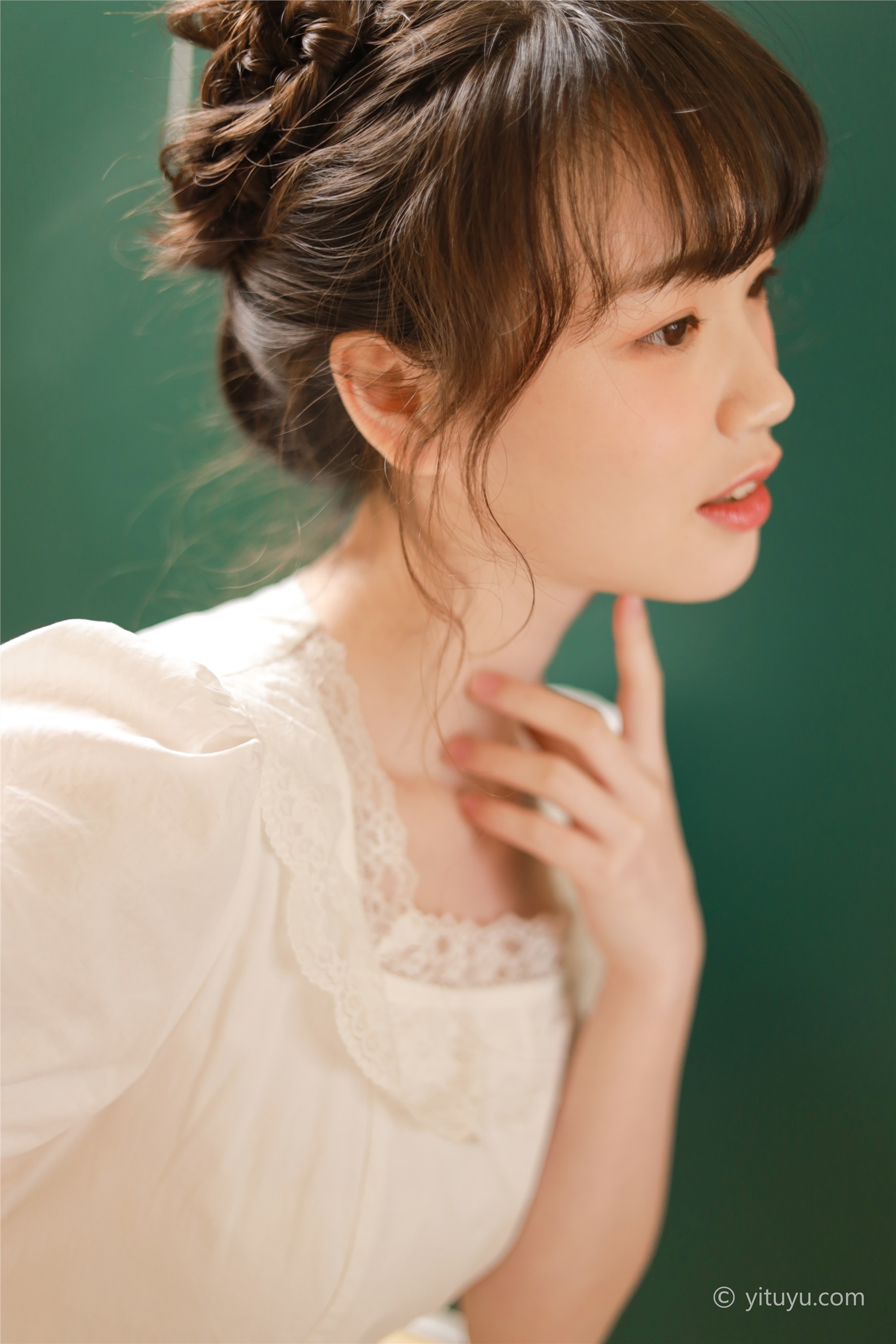 YITUYU 艺图语 2021.04.23 放学后 柚子